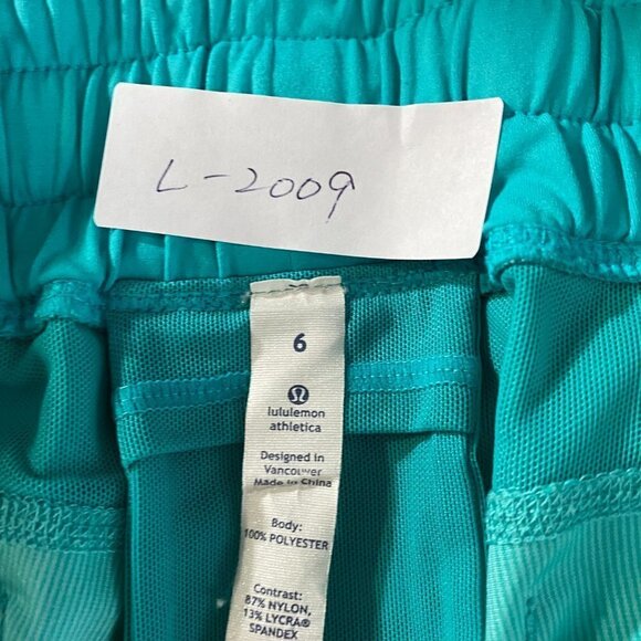 Lululemon Leader of The Track Short Unlined Polyester Athletic Women's Size 6 - Picture 2 of 7